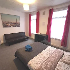 Guest house Budget, London